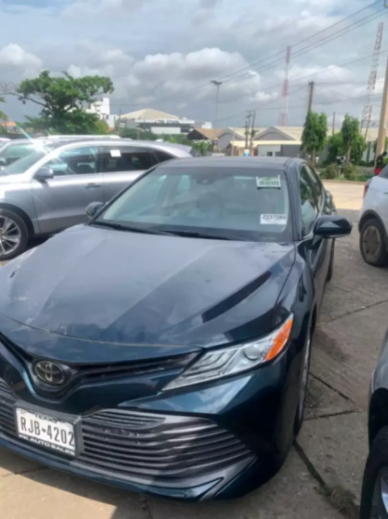 TOYOTA Camry   - 2018