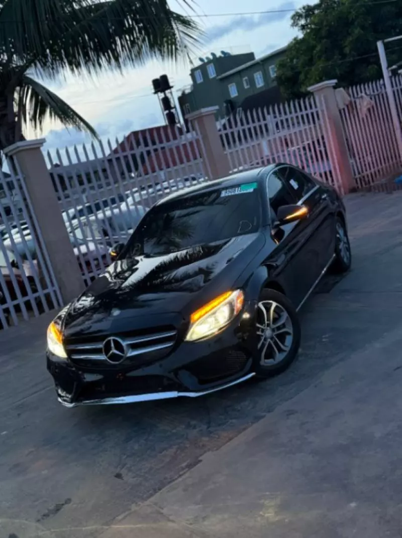 Mercedes-Benz C 300   - 2015