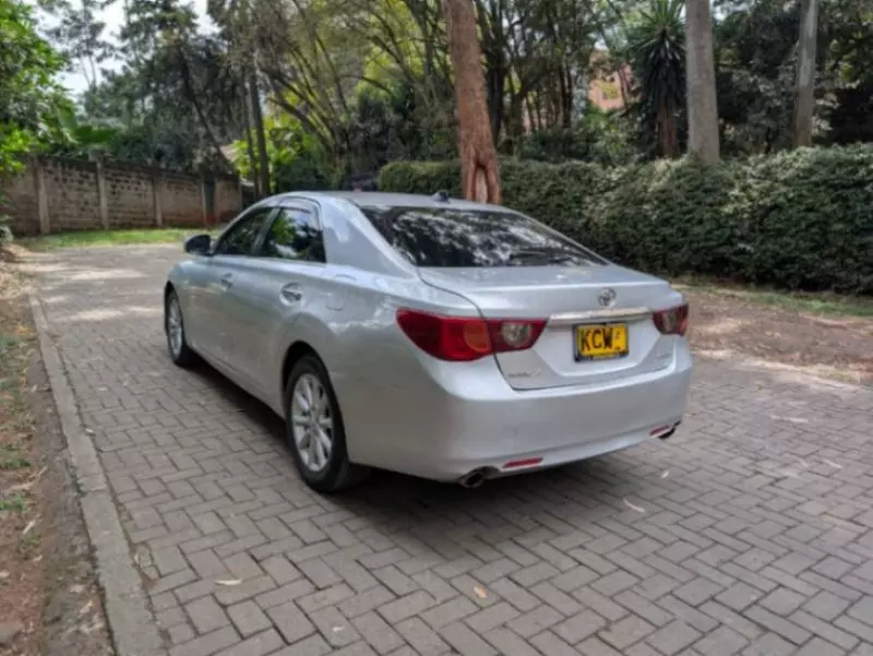 TOYOTA Mark X - 2012