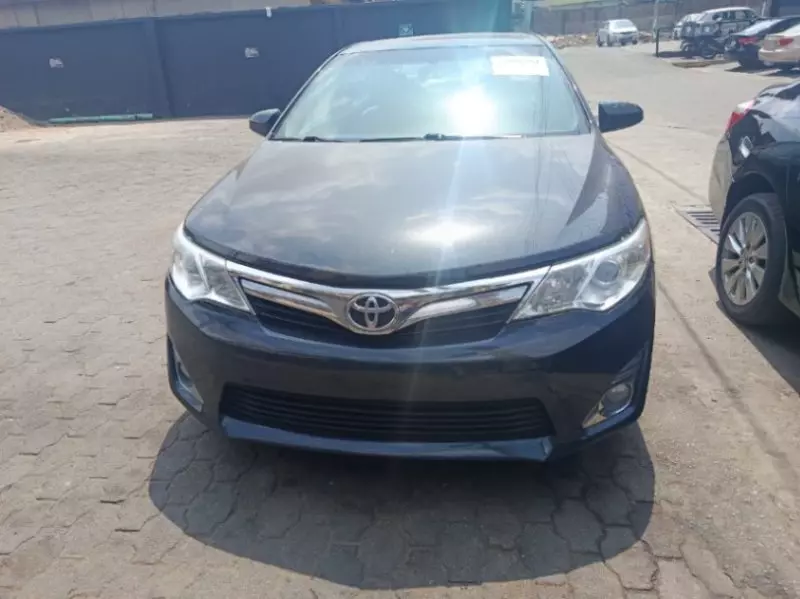 Toyota Camry   - 2014