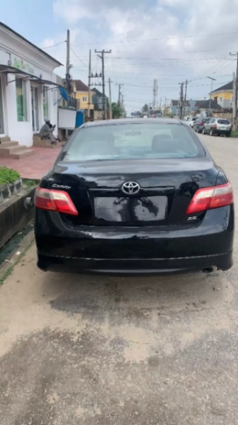 TOYOTA Camry - 2009