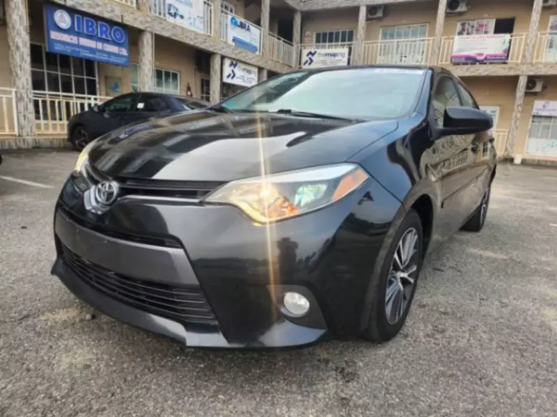 Toyota Corolla   - 2016