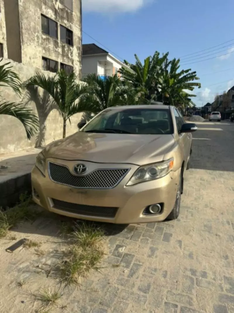 Toyota Camry   - 2008