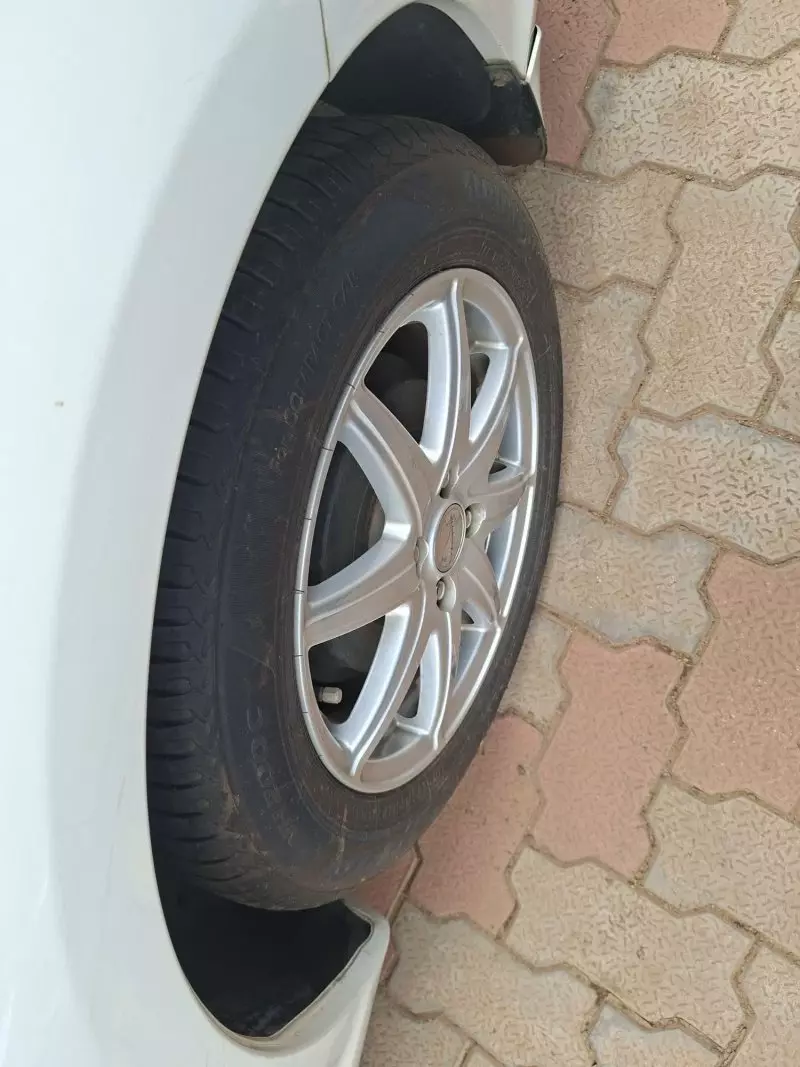 Toyota Fielder hybrid    - 2017