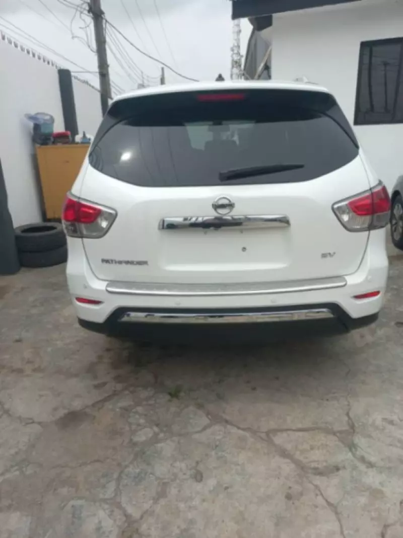 Nissan Pathfinder   - 2015
