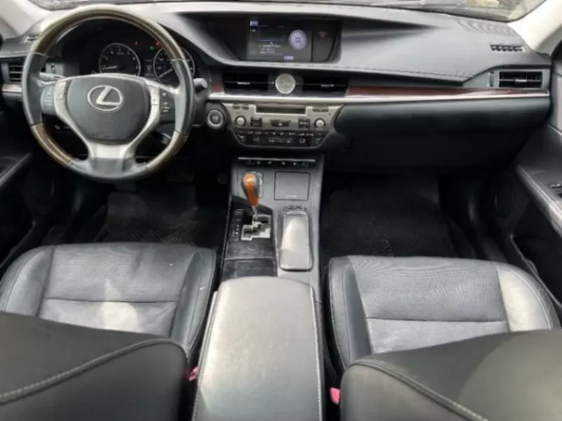 Lexus ES   - 2013