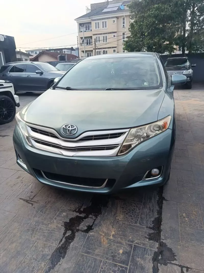 TOYOTA Venza   - 2010