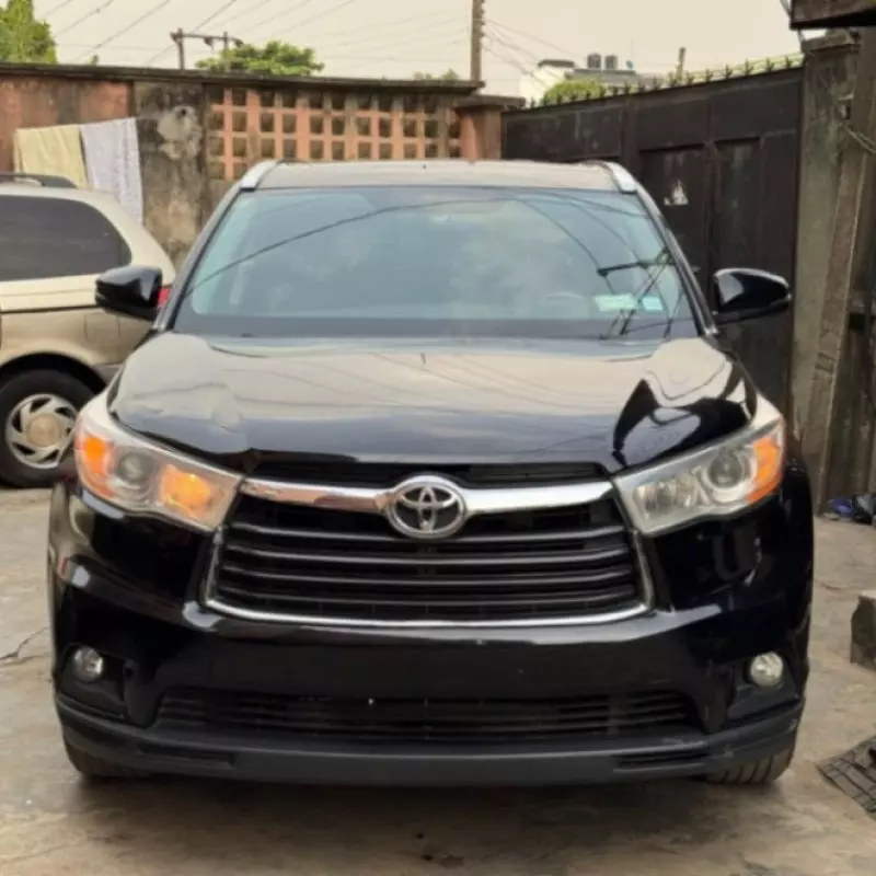 Toyota Highlander   - 2016