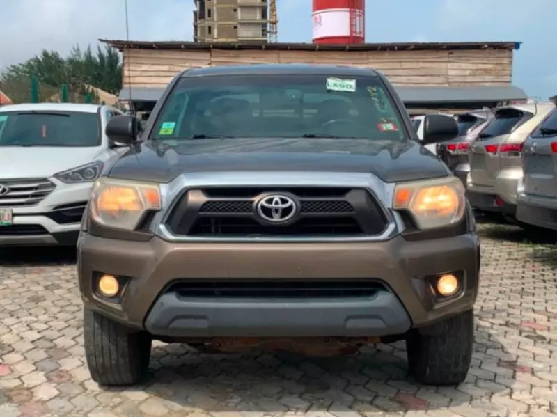 TOYOTA Tacoma   - 2012
