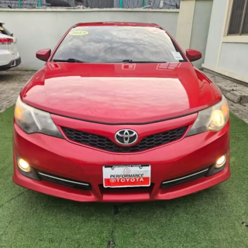 Toyota Camry   - 2013