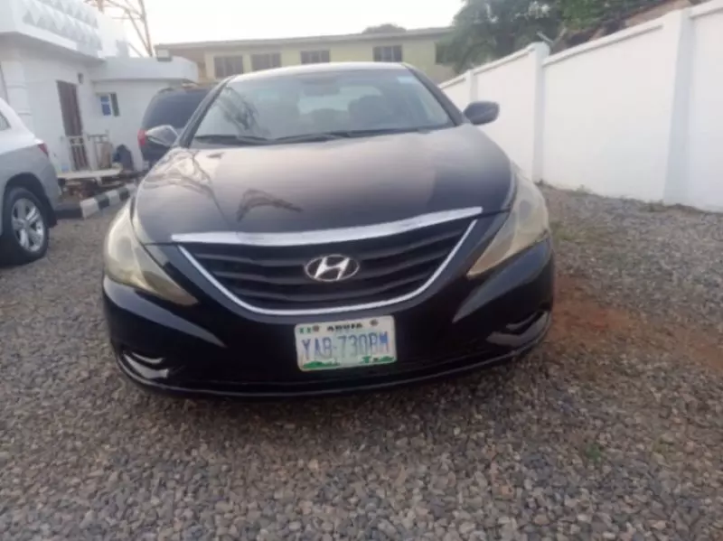 Hyundai Sonata   - 2010