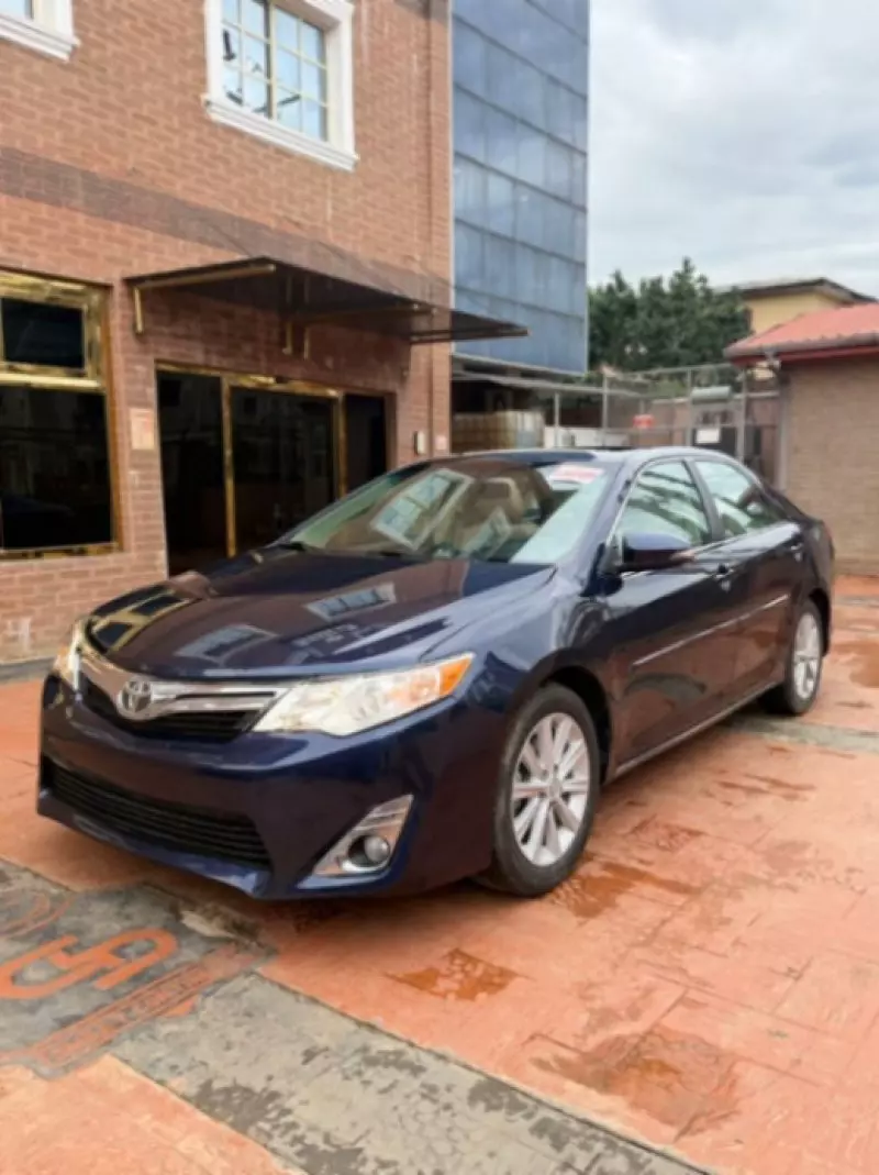 Toyota Camry - 2014