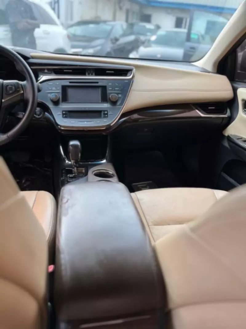 TOYOTA Avalon   - 2013