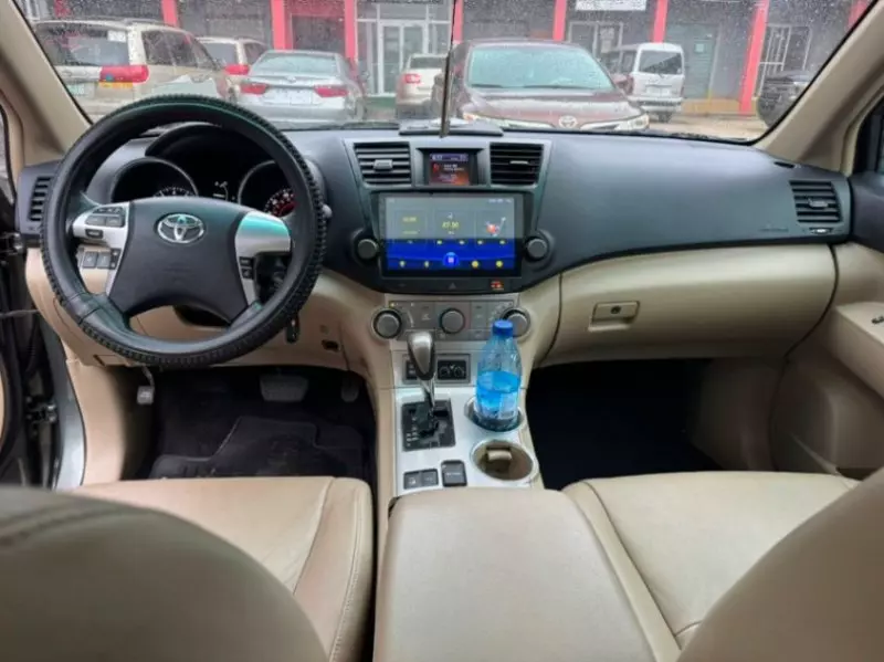 TOYOTA Highlander   - 2013