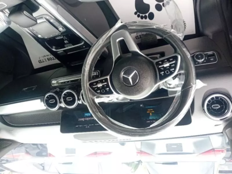 Mercedes-Benz GLB 250   - 2021