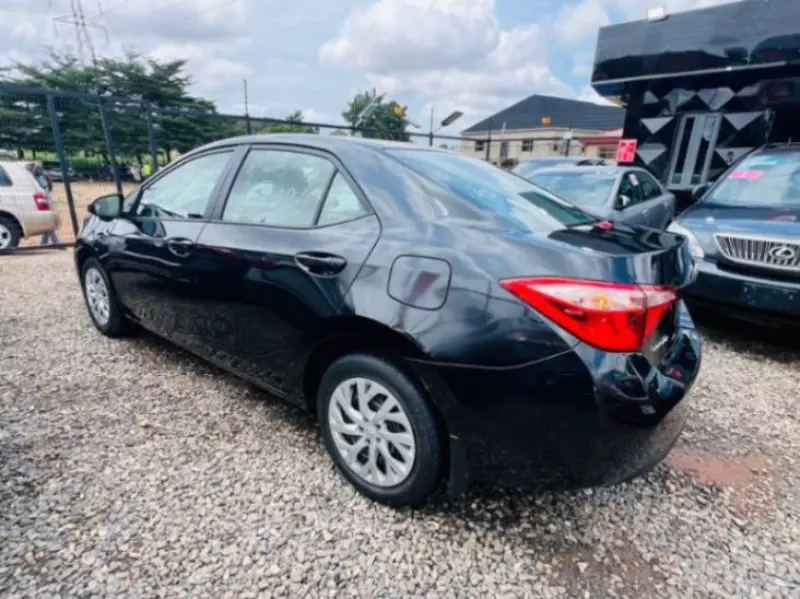 TOYOTA Corolla - 2017