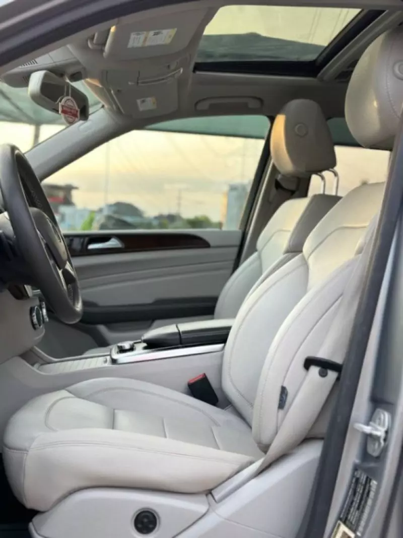 Mercedes-Benz ML-Class   - 2012