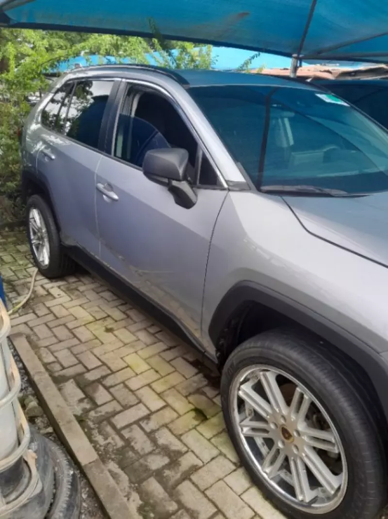 Toyota RAV 4   - 2019