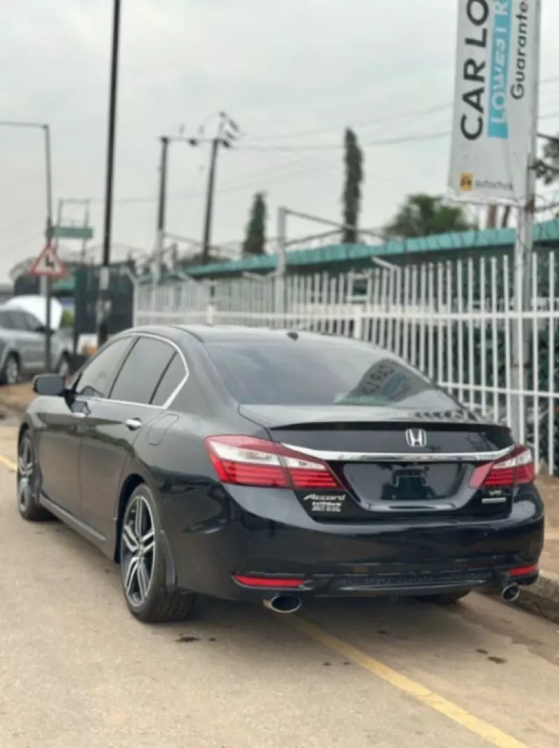 Honda Crosstour   - 2017