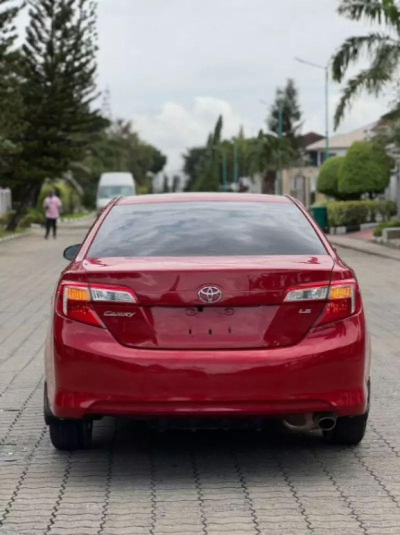 Toyota Camry   - 2013