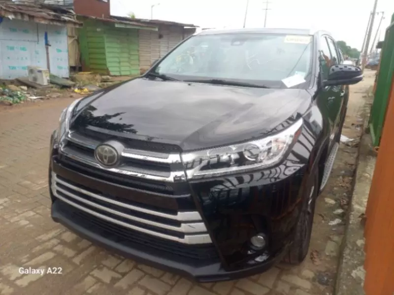 Toyota Highlander   - 2019