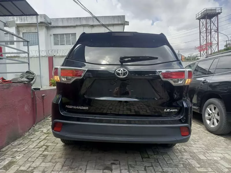 Toyota Highlander   - 2014