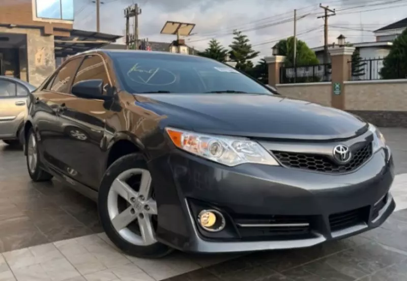 Toyota Camry   - 2014