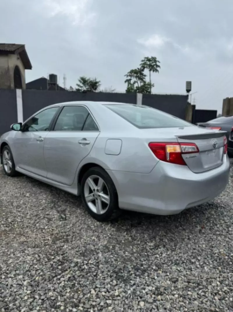 TOYOTA Camry   - 2012