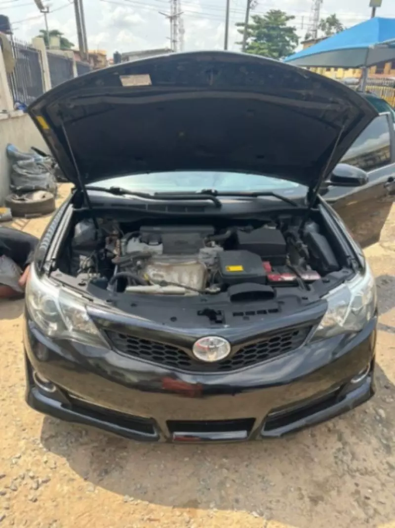 Toyota Camry   - 2013