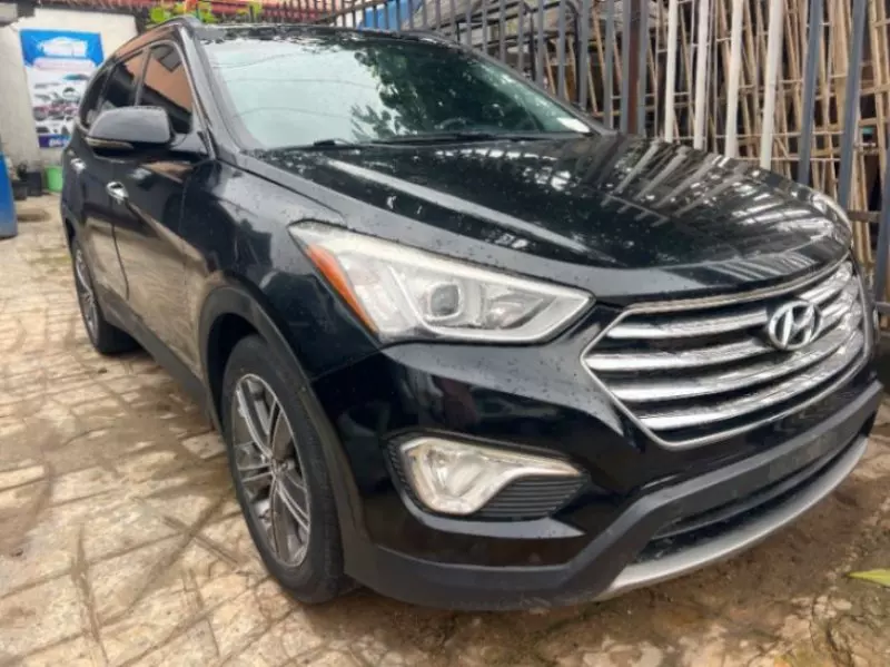 Hyundai Santa Fe   - 2014
