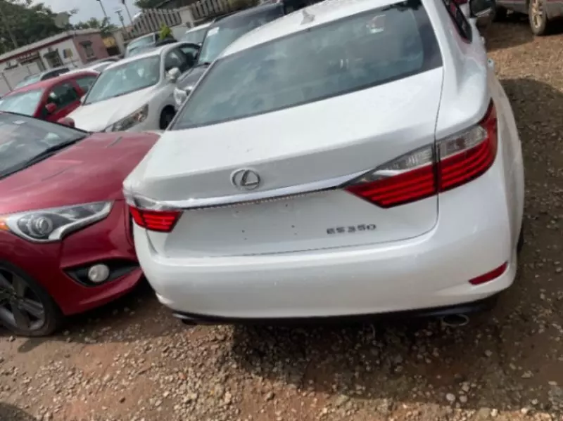 Lexus ES   - 2013