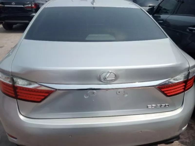 Lexus ES   - 2015