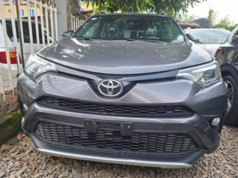 Toyota RAV 4   - 2016