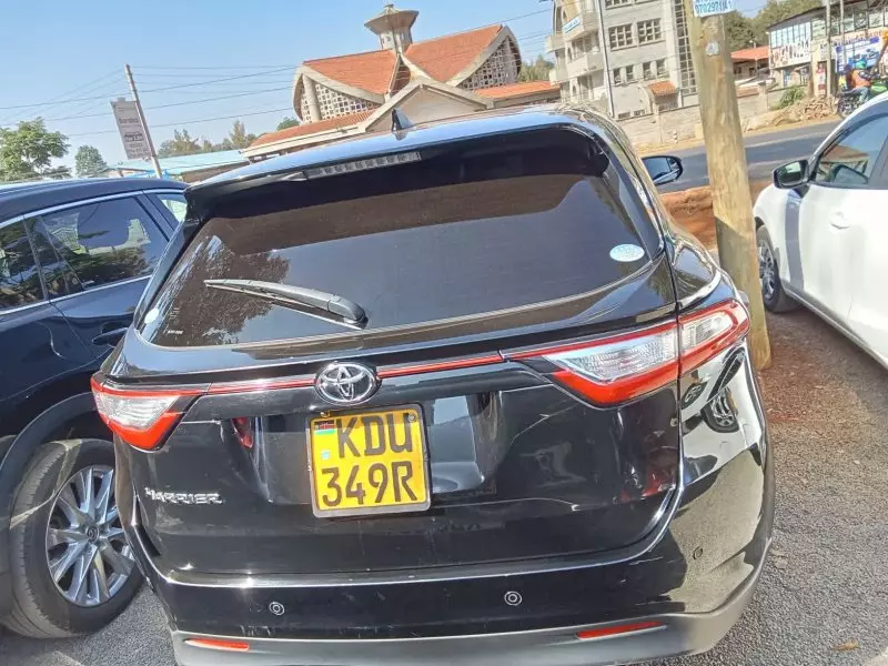 Toyota Harrier   - 2019