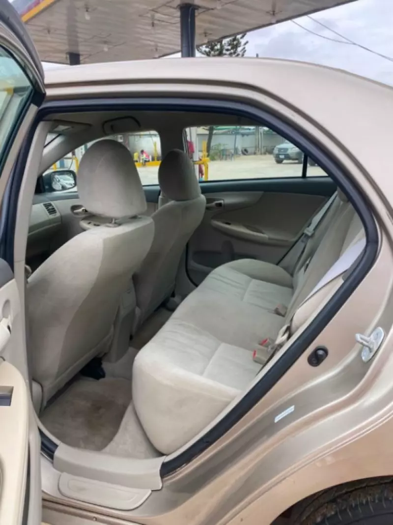 TOYOTA Corolla   - 2009
