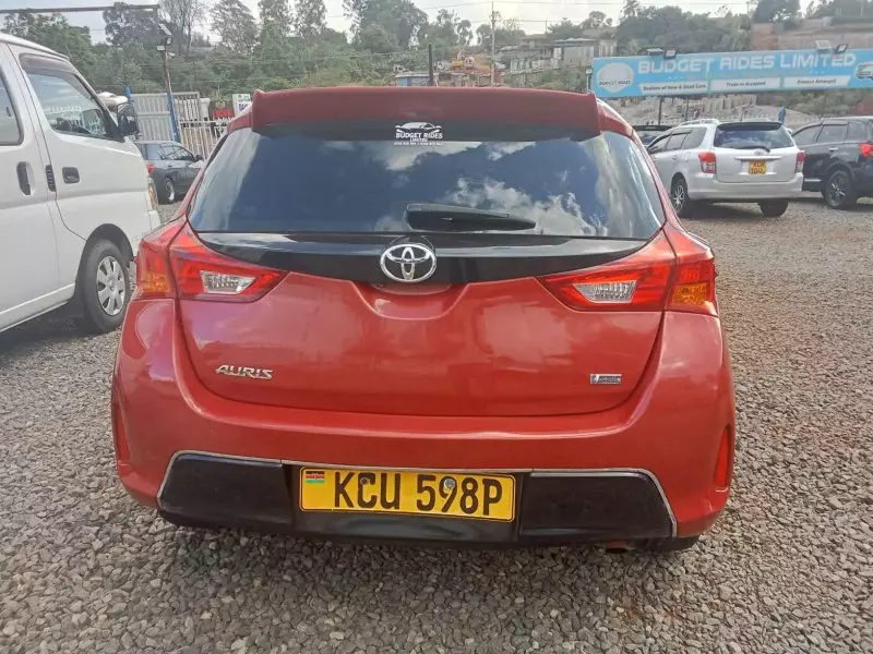 Toyota Auris   - 2012