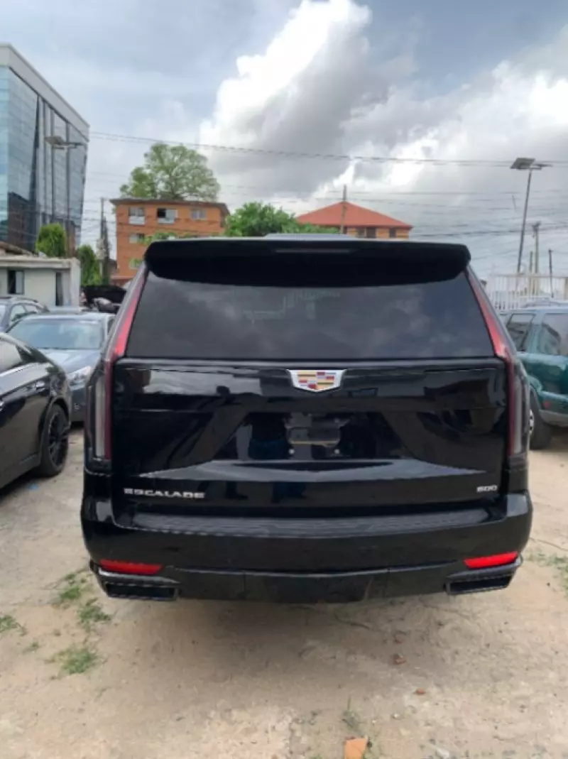 Cadillac Escalade ESV   - 2024