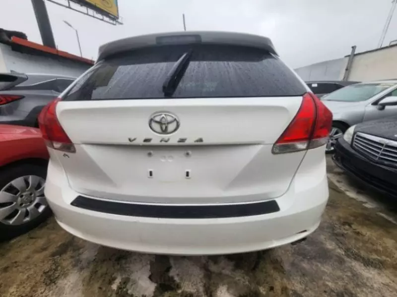 TOYOTA Venza   - 2010