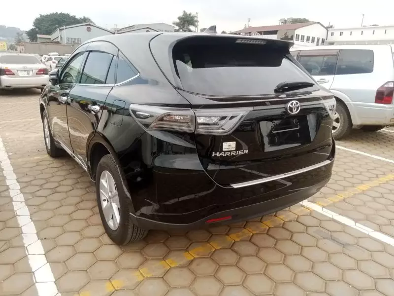 Toyota Harrier   - 2017