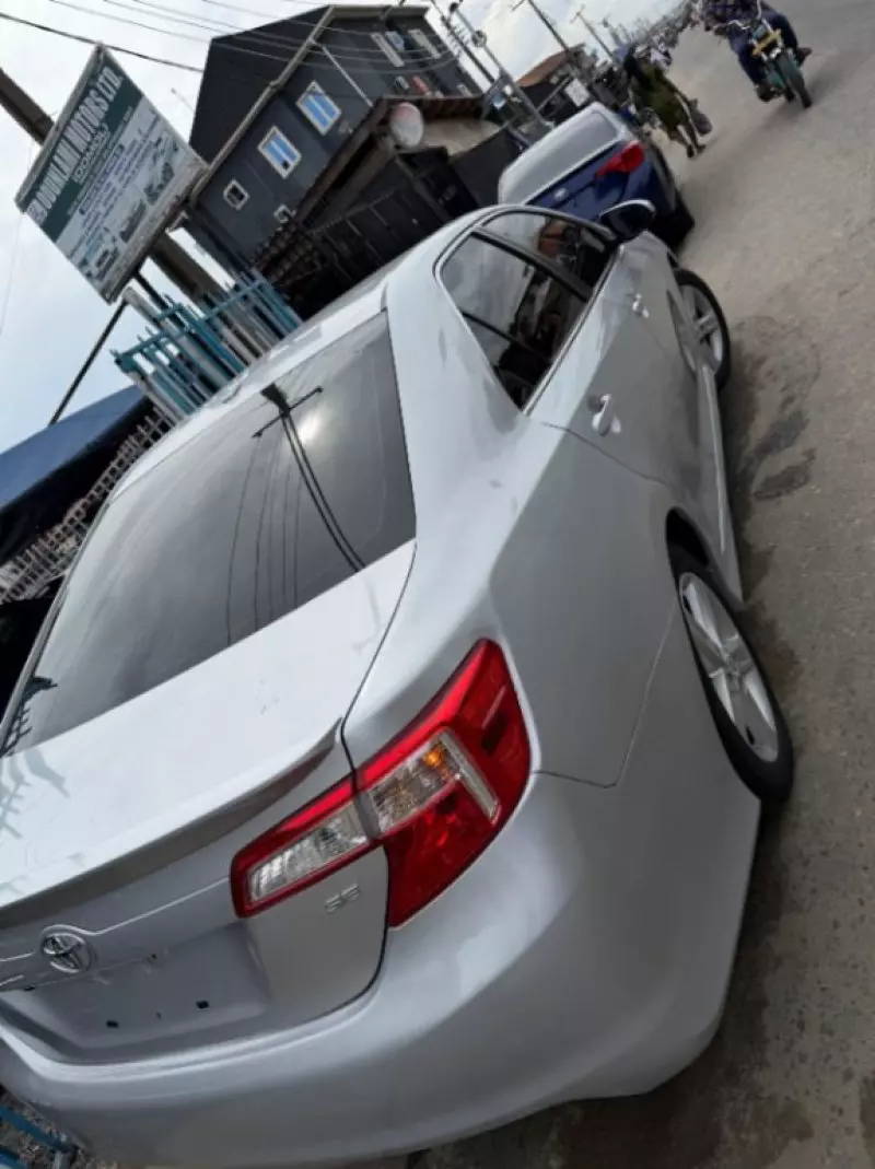 TOYOTA Camry   - 2012