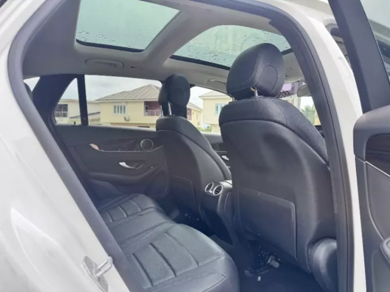 Mercedes-Benz GLC 300   - 2016