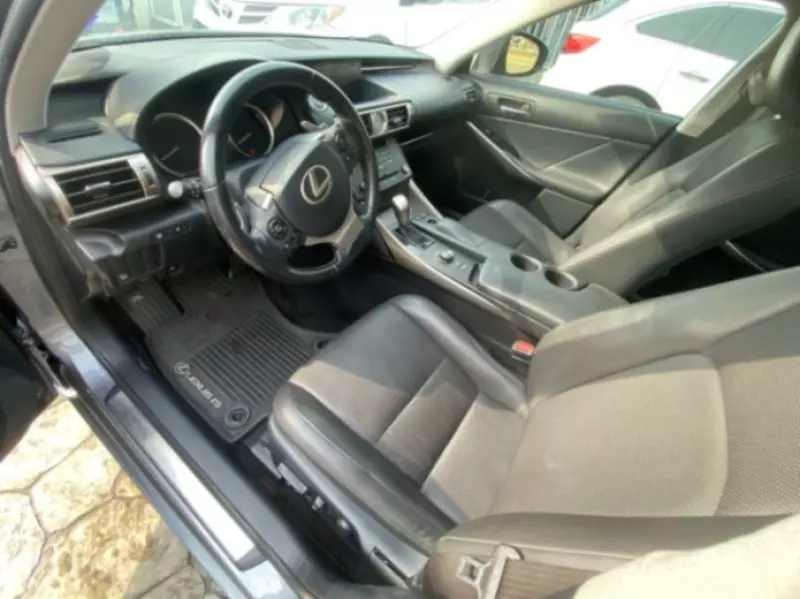 Lexus IS 250   - 2015