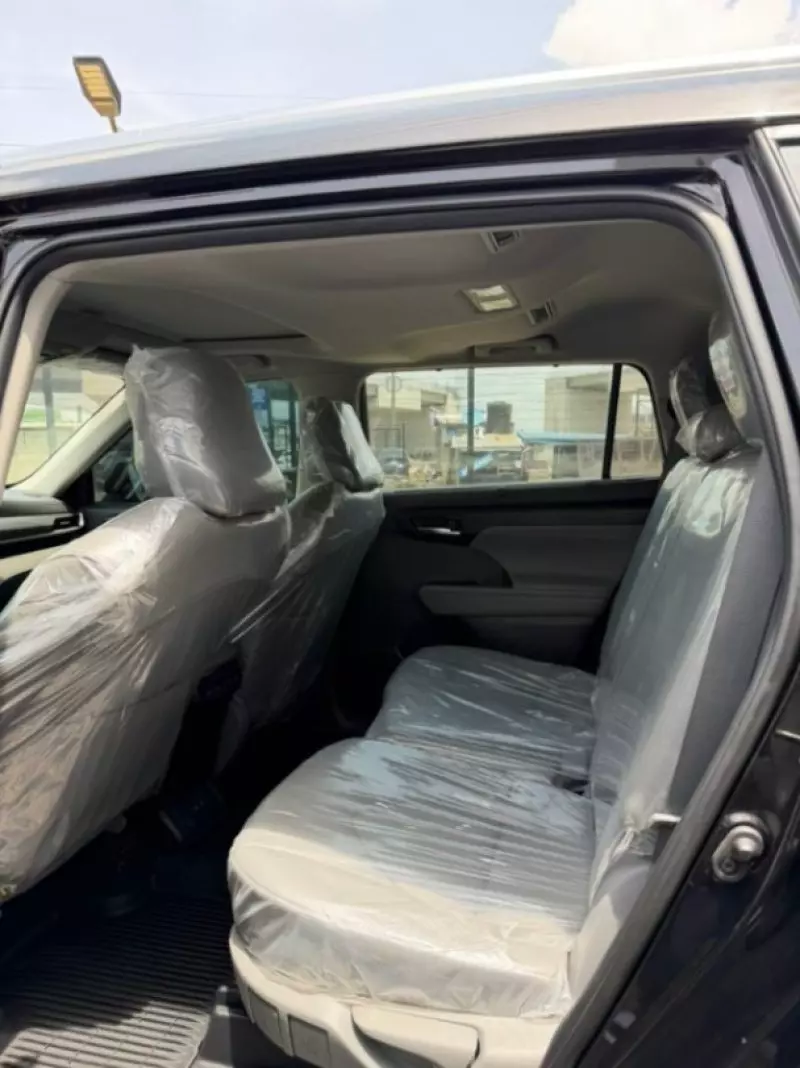 Toyota Highlander   - 2020