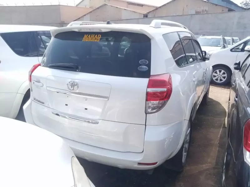 Toyota Vanguard    - 2012