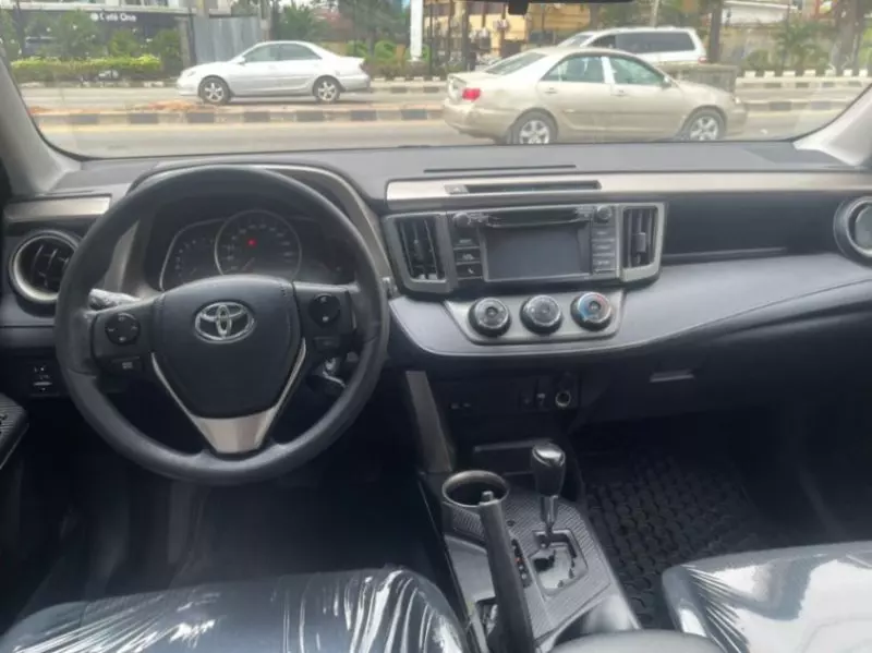 Toyota RAV 4 - 2015