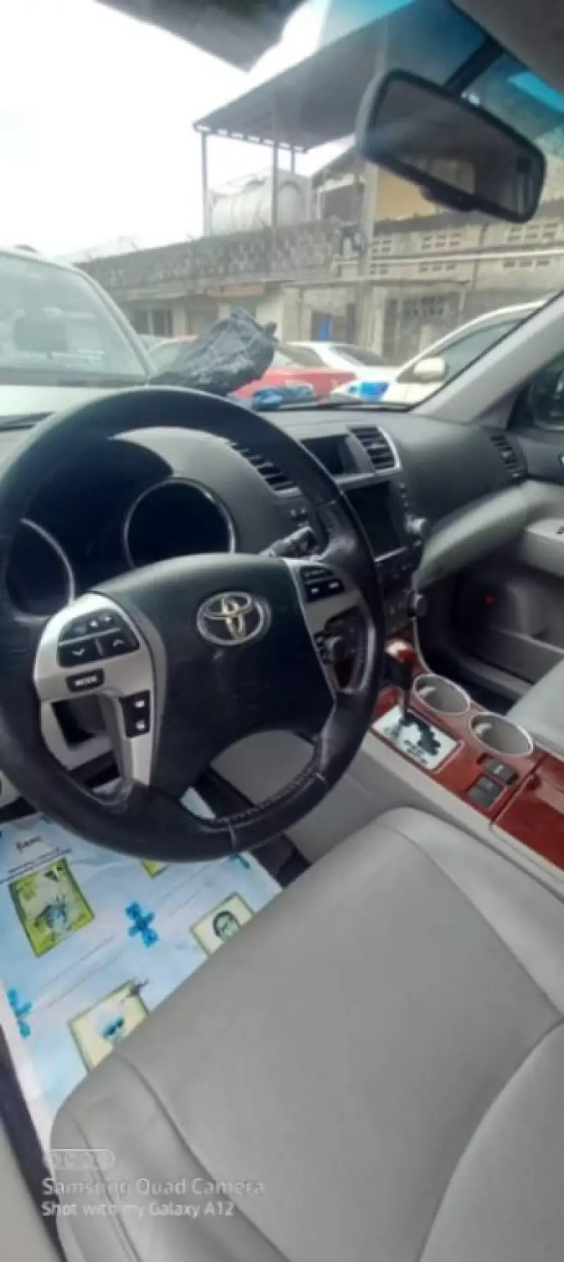 Toyota Highlander   - 2012