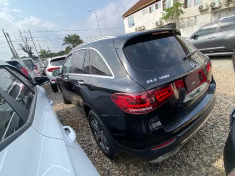 Mercedes-Benz GLC 300   - 2022