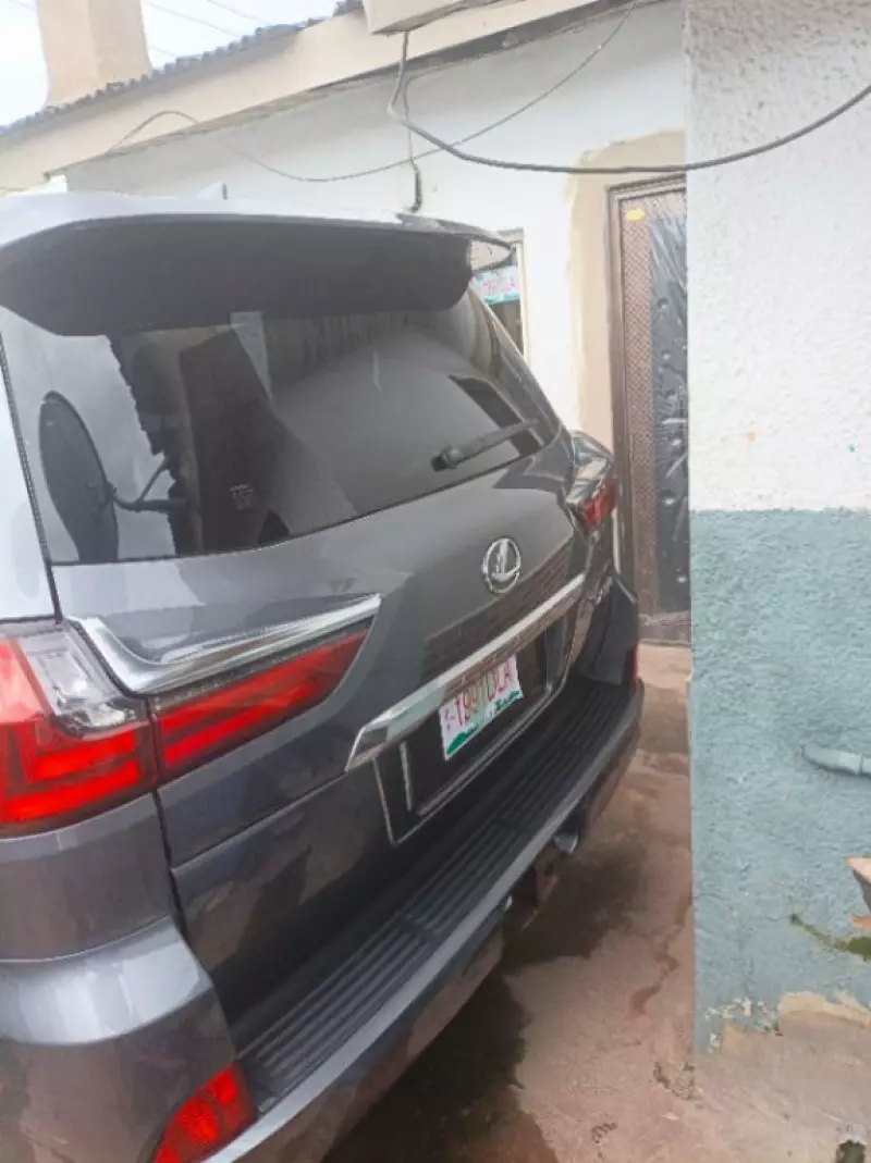 Lexus LX 570   - 2019