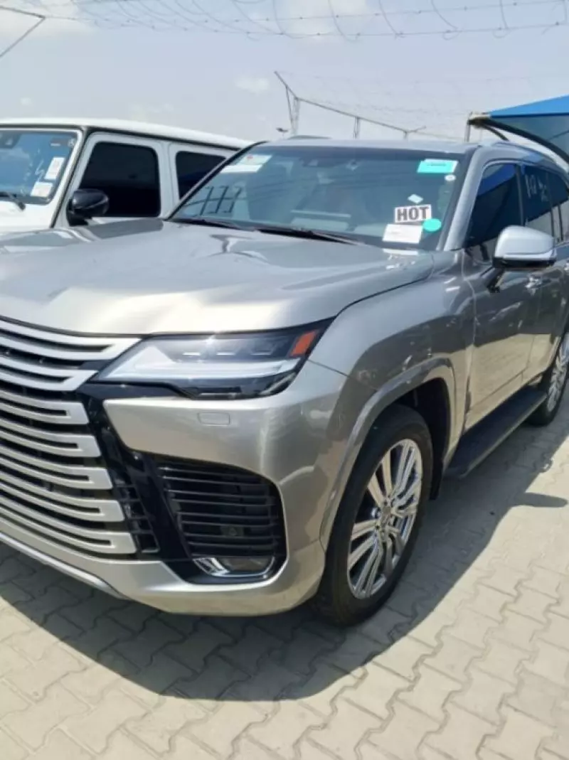 Lexus LX   - 2023