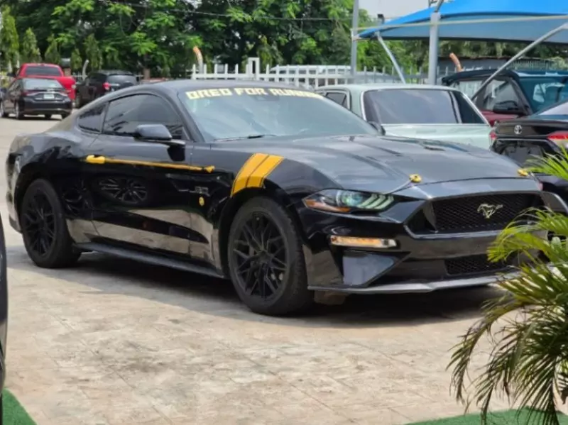 Ford Mustang   - 2022